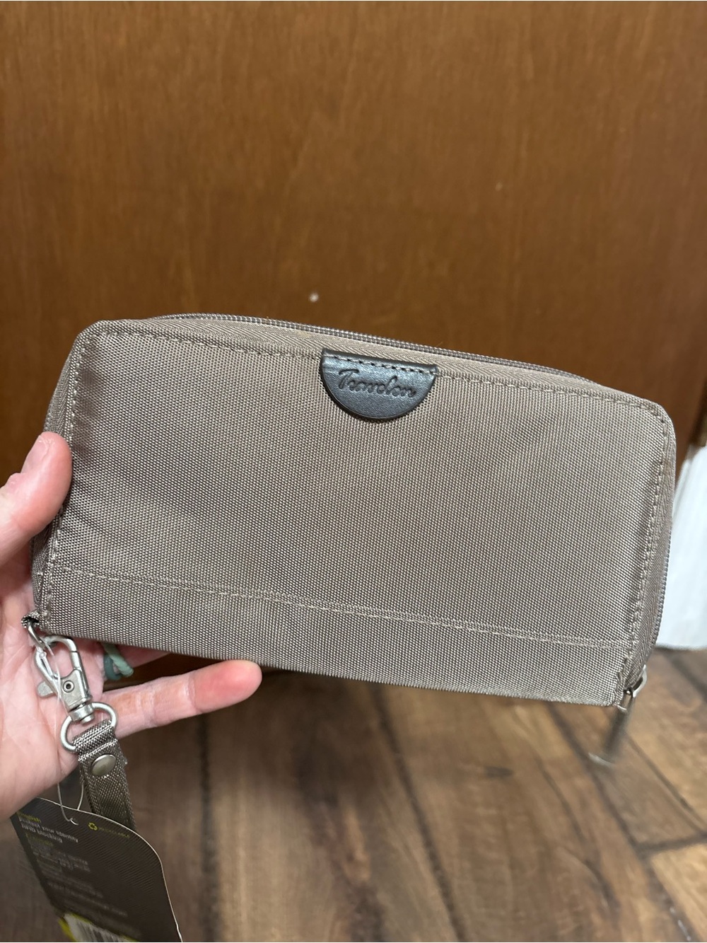 Travelon RFID Blocking Wallet Tan w/ Teal interior